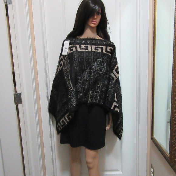 Brand New  Poncho 100% Acrylic - Picture 6 of 16